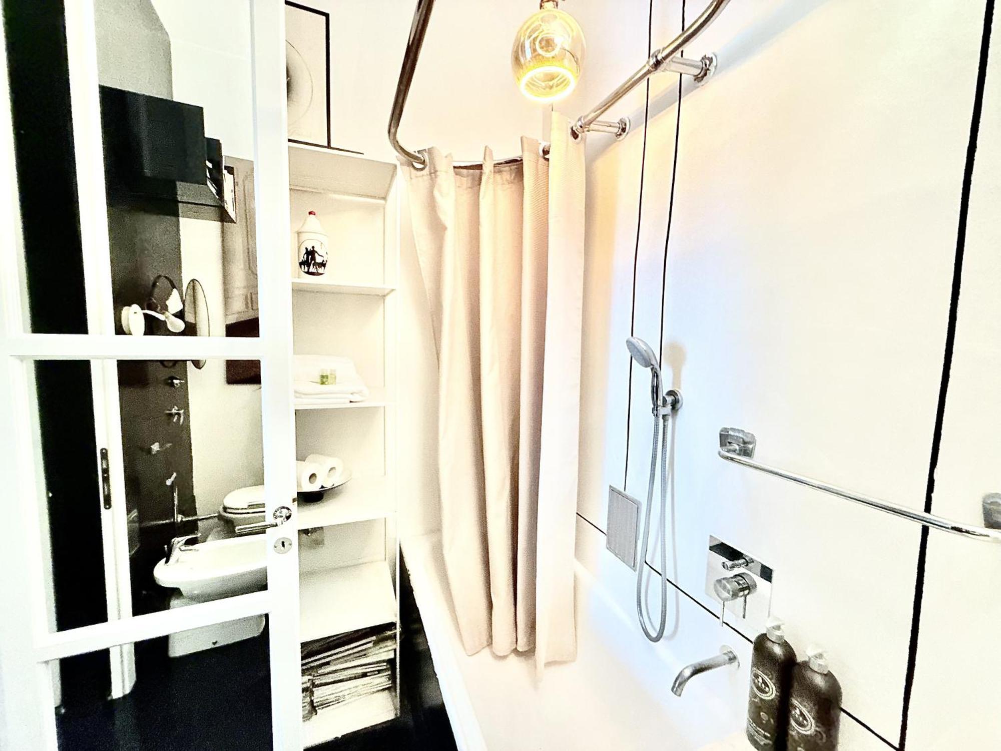 Artist Apartment *